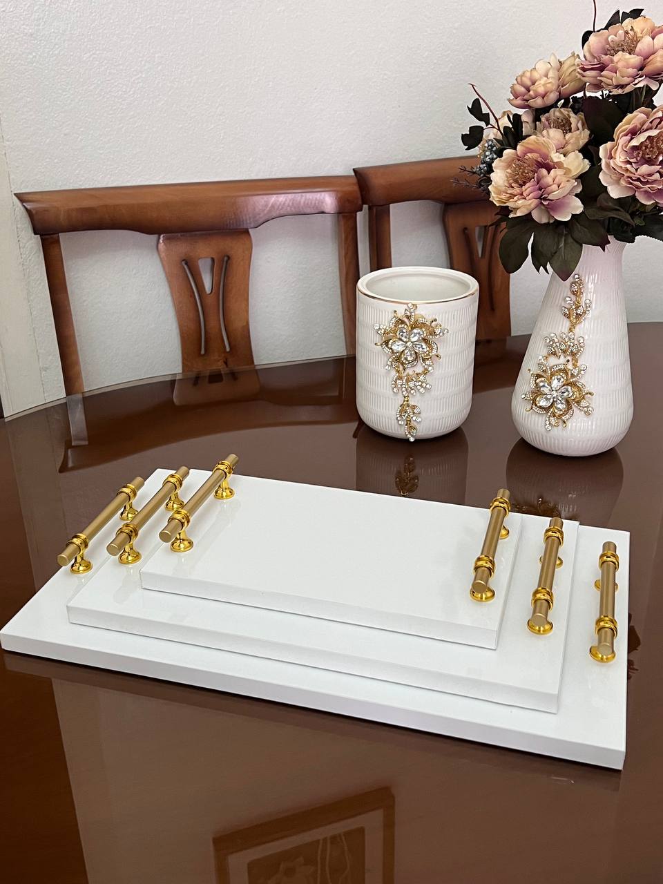 طقم التقديم